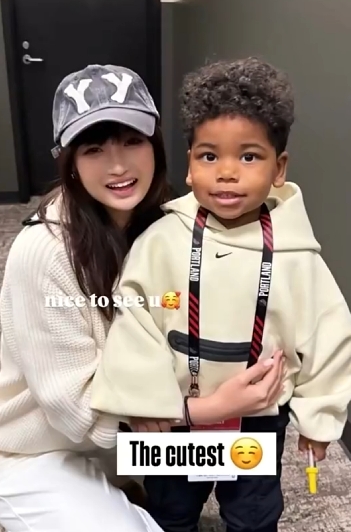 开云体育下载-韩乔生：杨瀚森这情商在NBA吃得住 女友跟利拉德的孩子玩一块去了